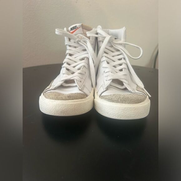 Nike | Blazer Mid '77 in White Sail | 8.5 - Picture 9 of 10